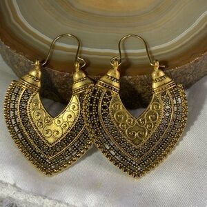 AZTEC BOHEMIANS GOLD TONE 1.5' HEART HOOP EARRINGS